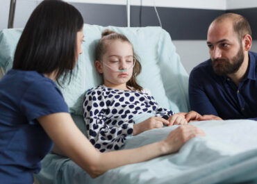 Razem w kryzysie. Jak przetrwać z dzieckiem szpitalne doświadczenie.